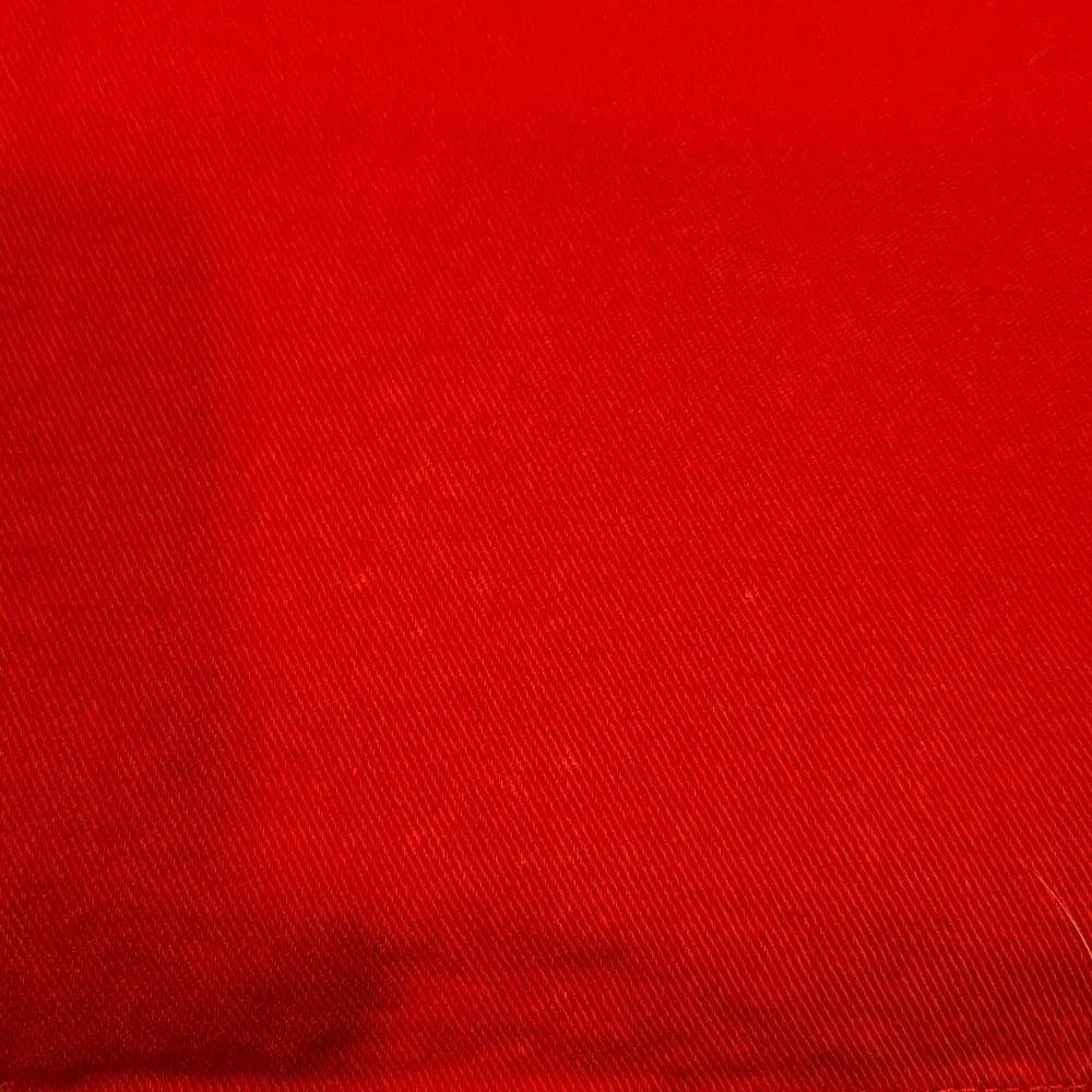 CRATE & BARREL RED APRON. UNISEX.
